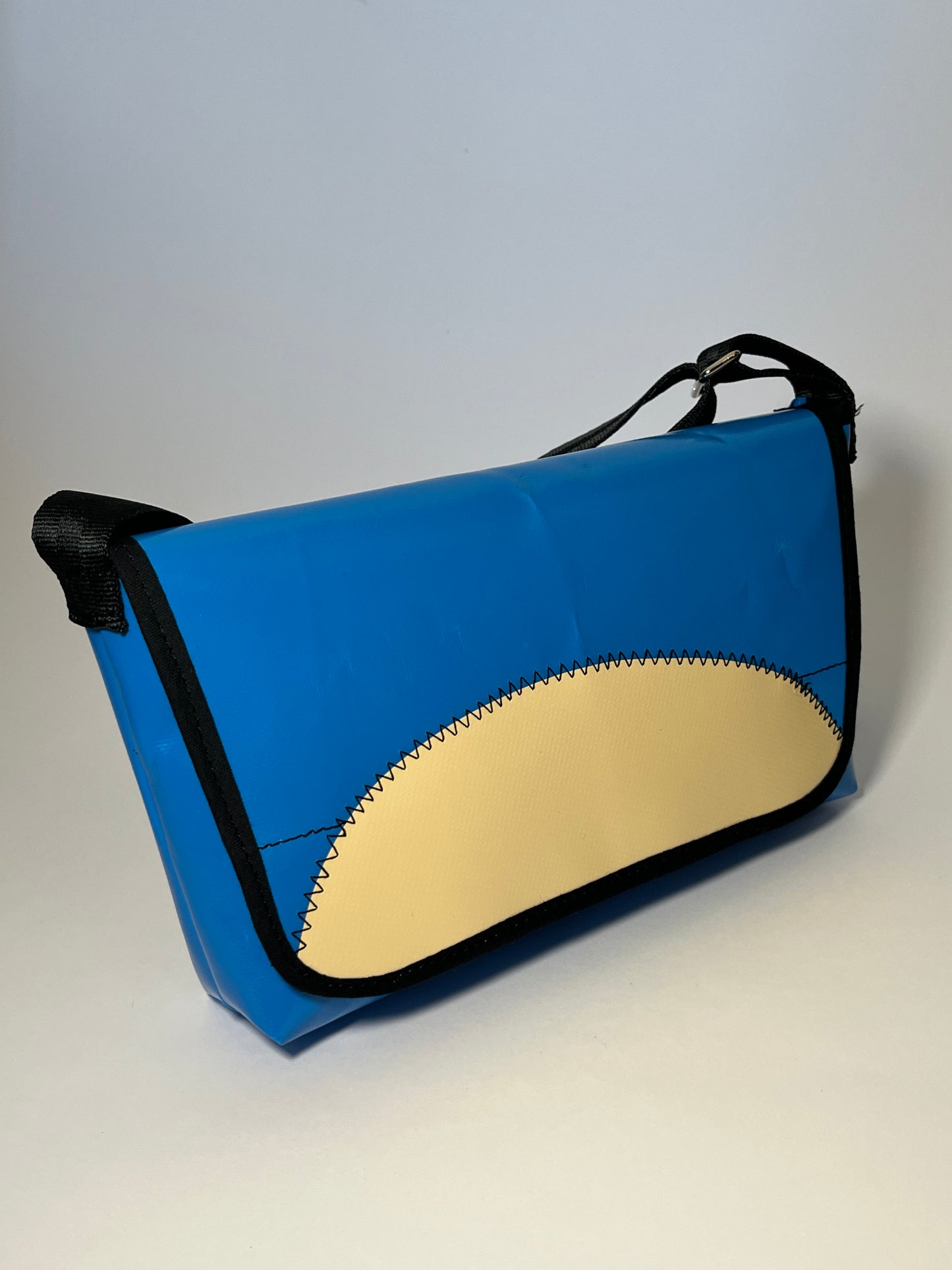 Messenger Bag 19_dl
