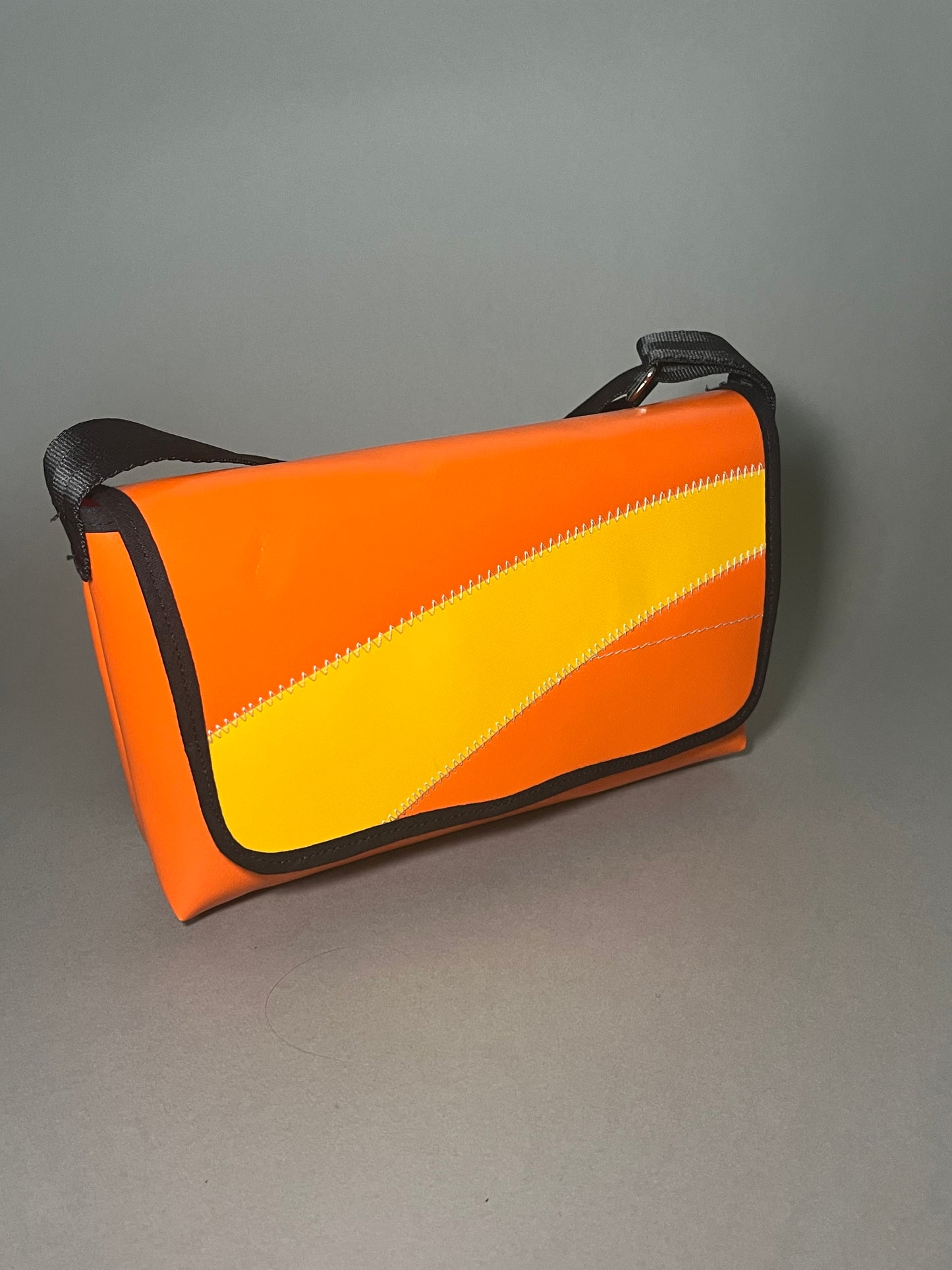 Messenger Bag 19_dl