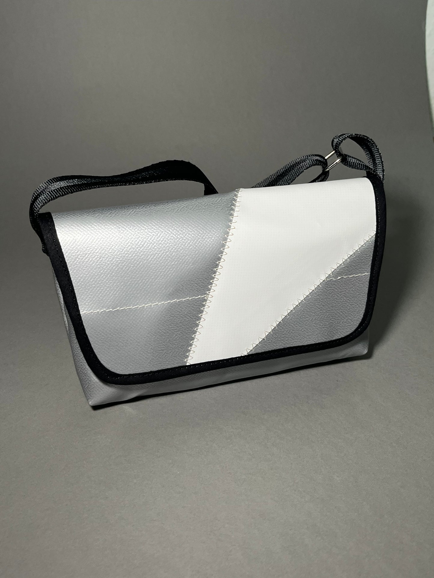 Messenger Bag 12_dl