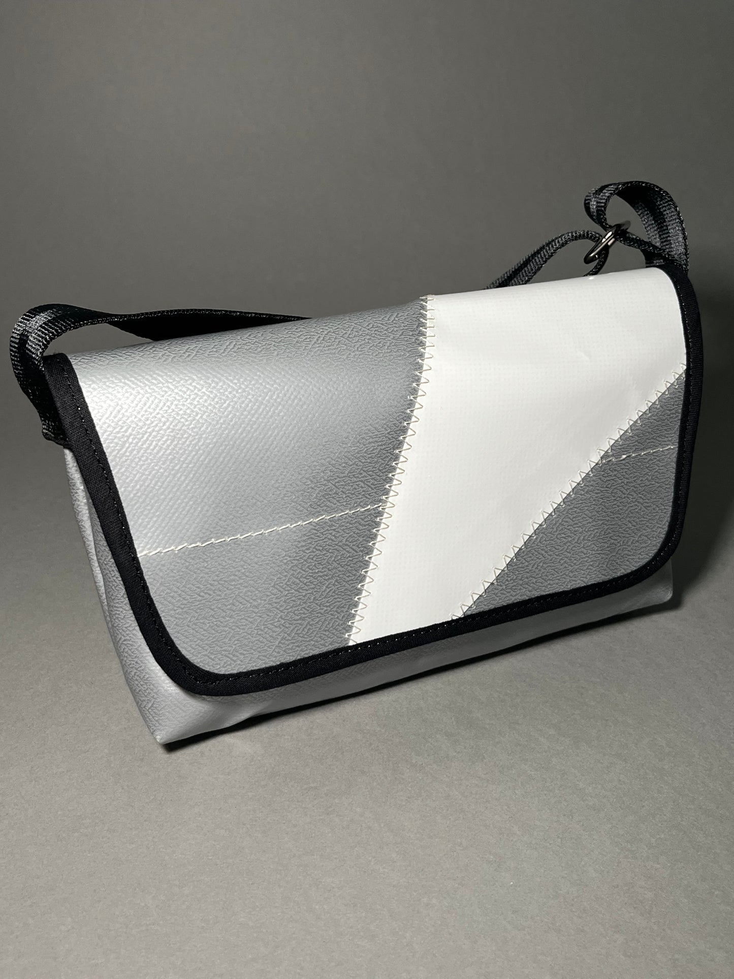 Messenger Bag 12_dl